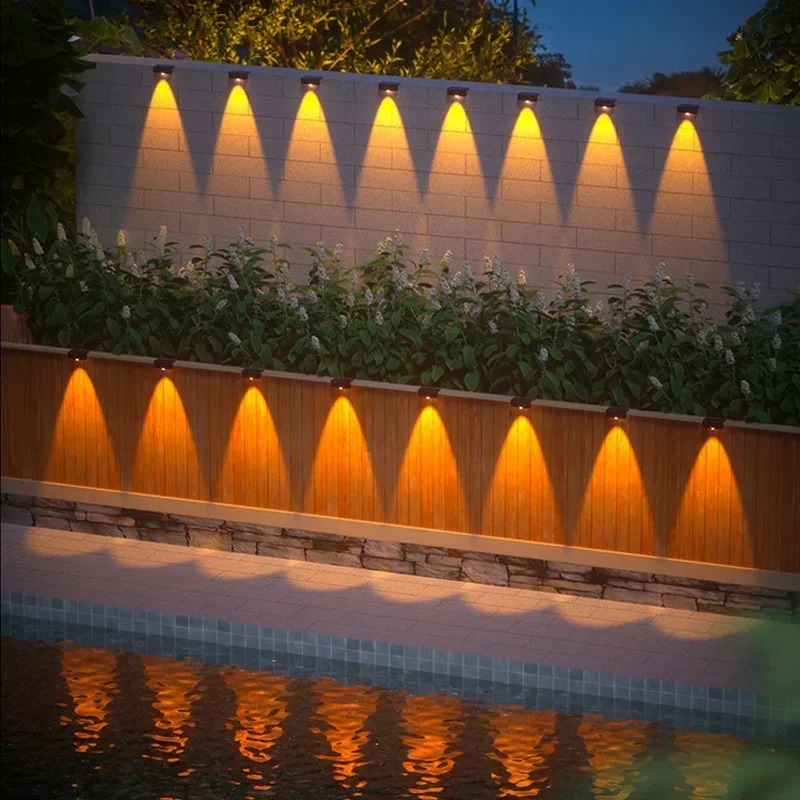 1/2/4PCS Lampe solaire murale  - Outdoor Lighting On Fence avis et prix
