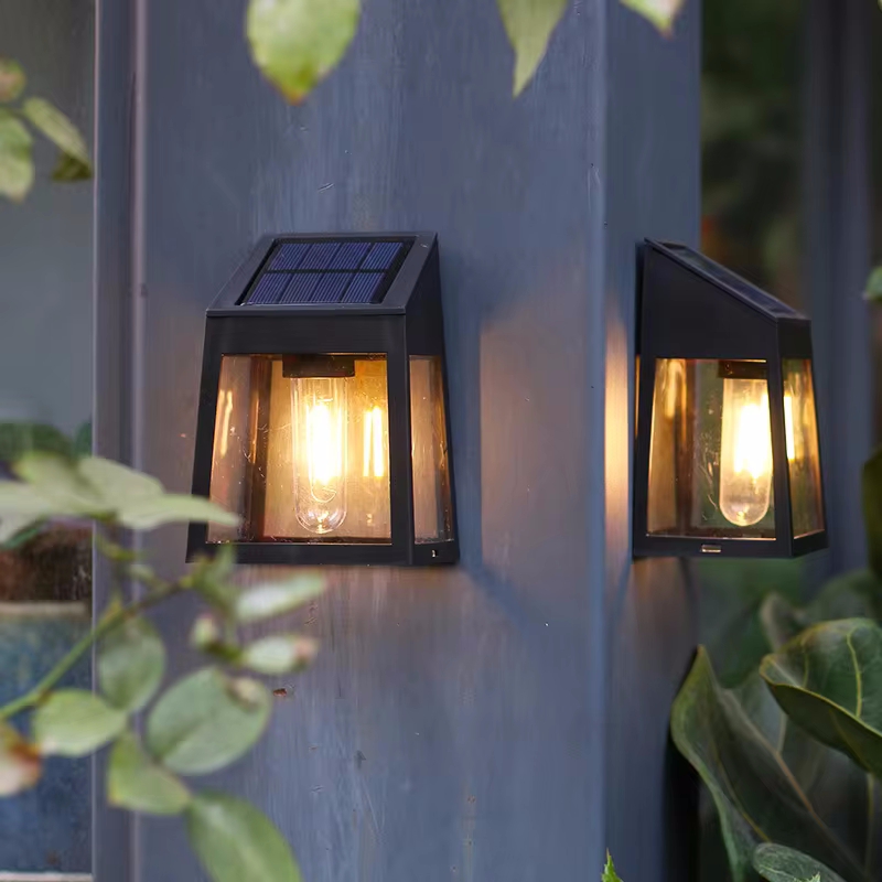 Applique Murale Solaire en Tun - Outdoor Lighting On Fence avis et prix
